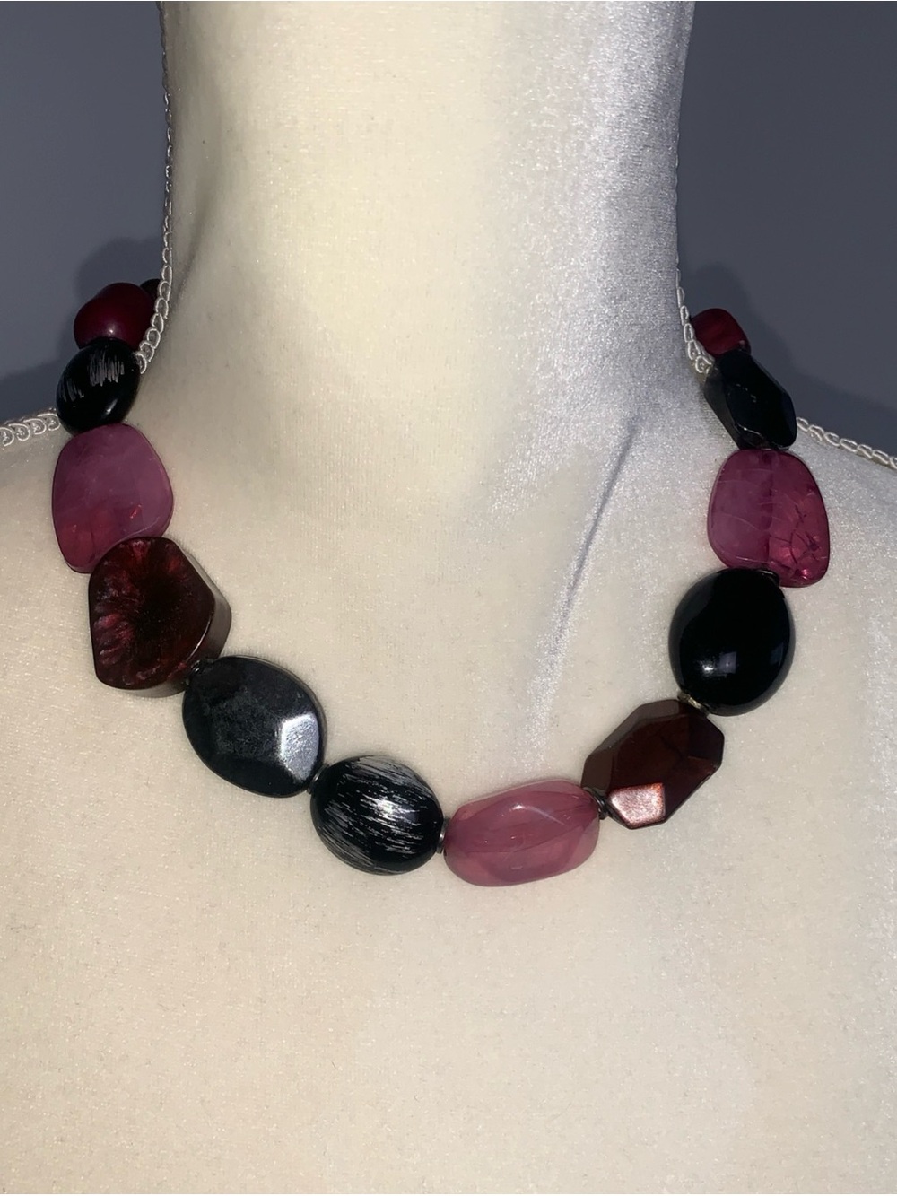 NY&Co Vintage 20 Inch Purple Pink Beaded Necklace EUC